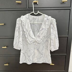 White Blouse in excellent condition